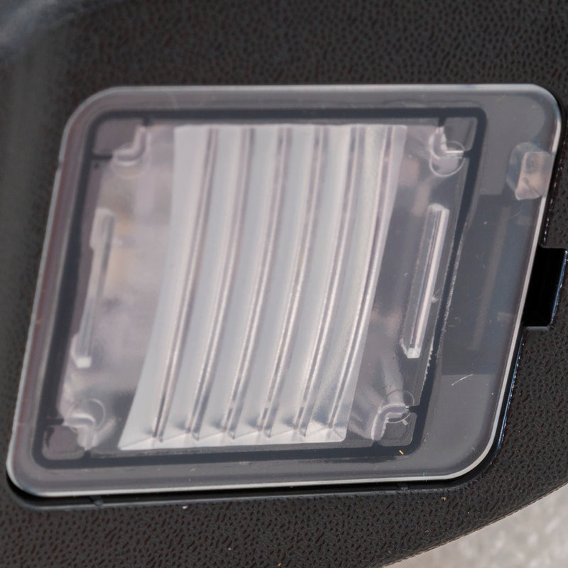 Passenger Side Towing Mirror, Manual Folding, In-housing Signal Light, W/o memory, With Puddle Light, W/o Auto-Dimming, With BSD in Glass, Chrome, Crew Cab Pickup | NI1321309