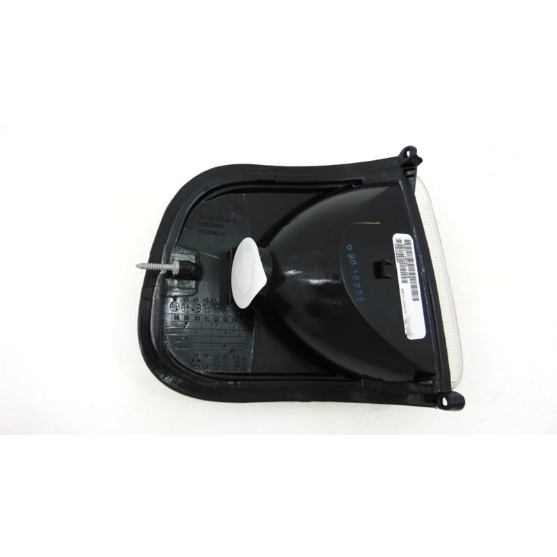 Driver Side Front Parking/Signal Light – Corner of Fender